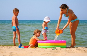 Игры на пляже для детей 3-5 лет описание
