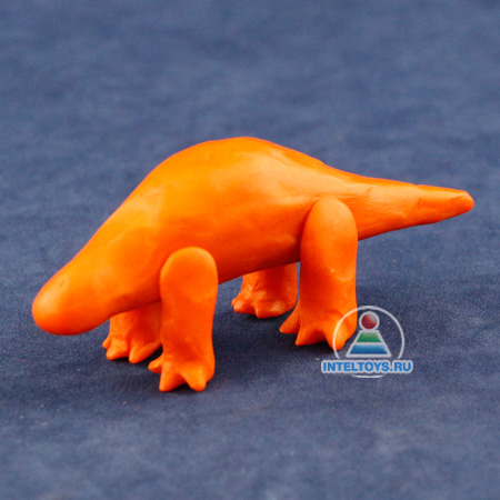 Динозавр из пластилина для ребенка