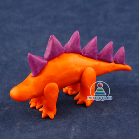 Динозавр из пластилина игрушка